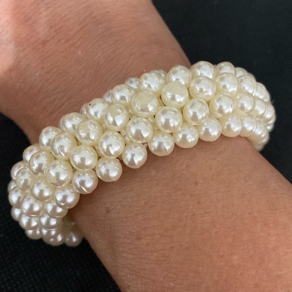 Vintage 1” expandable mixed pearl bracelet/cuff - Picture 1 of 7